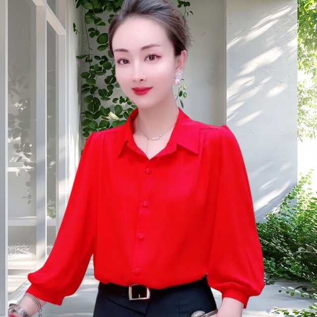 ເສື້ອເຊີດປ້ອງກັນແສງແດດຂອງຜູ້ຍິງ ຂະໜາດບວກກັບໜ້າທ້ອງບາງໆ