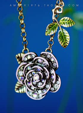 玫瑰水晶镶嵌花卉项链