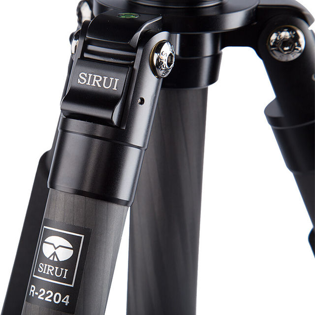 Sirui r2204 carbon fiber tripod is light and stable