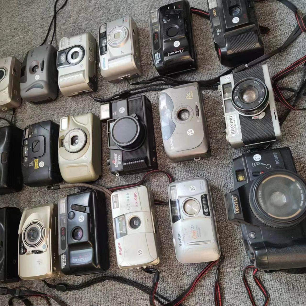 复古胶卷相机 拍摄模型道具二手坏傻瓜相机摆件报废拍照充数