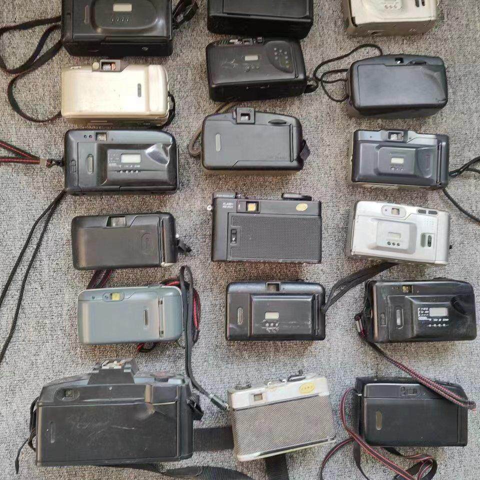 复古胶卷相机 拍摄模型道具二手坏傻瓜相机摆件报废拍照充数