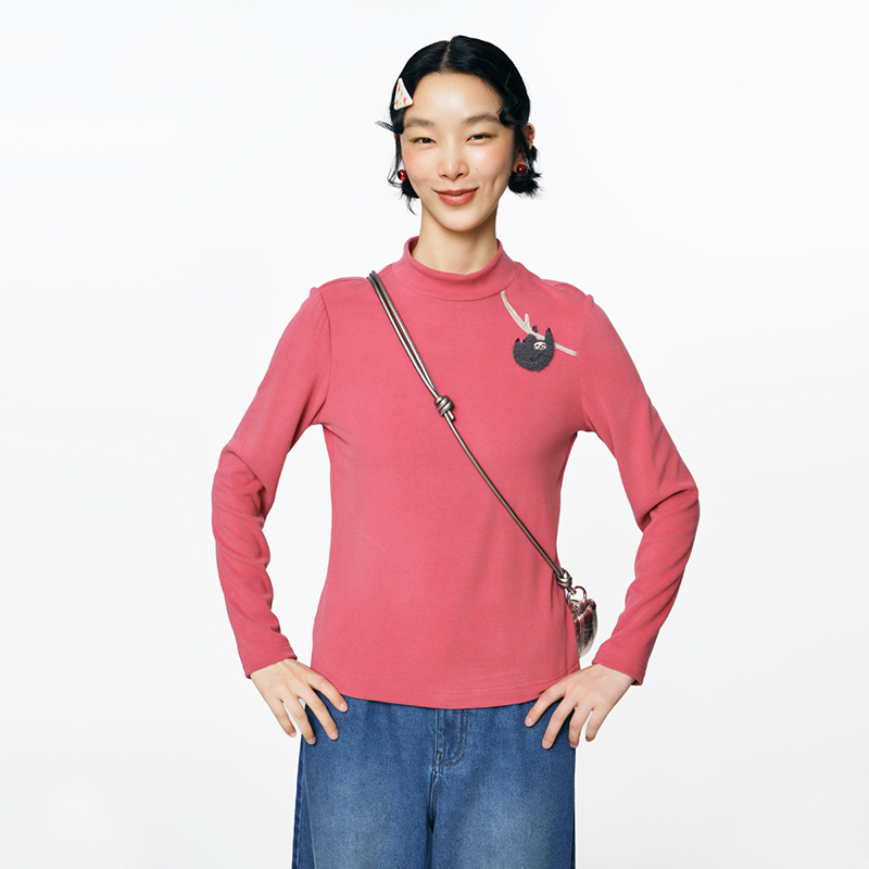 MOVEUP幻走2025秋季新款.FUN系列半高领趣味绣花针织短款T恤女 - 图0