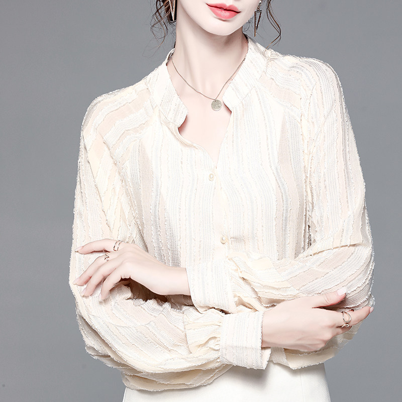 女士设计感小众轻熟宫廷风杏色衬衫 拉墨客衬衫