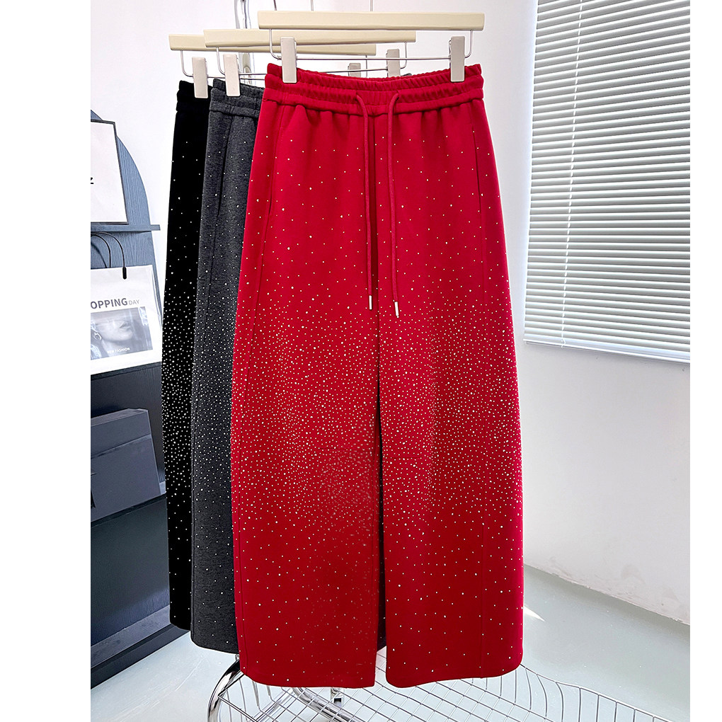 中国新年红甜酷满天星烫钻卫裤女春秋时尚宽松慵懒松弛感拖地裤子,淘宝优惠券,粉丝福利购,淘宝优惠卷