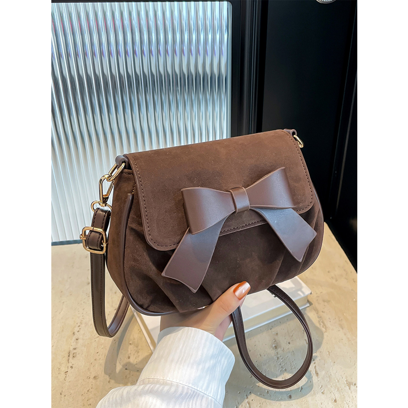 高级质感复古休闲马鞍包女秋冬2025新款小方包时尚百搭单肩斜挎包,淘宝优惠券,粉丝福利购,淘宝优惠卷