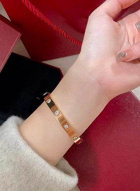 玫瑰金满钻螺丝刀情侣手镯不掉色