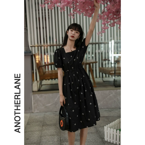 Летний приталенный корсет, длинное платье, квадратный вырез, свободный крой, цветочный принт, рукава фонарики, с рукавом