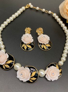 新款个性小众树叶山茶花项链法式