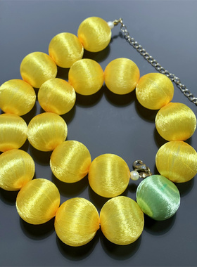 Vintage西洋古董回流 绸缎光泽皇家黄色贵气古典百搭个性夸张项链