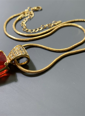 MONET红色玻璃水晶短款项链