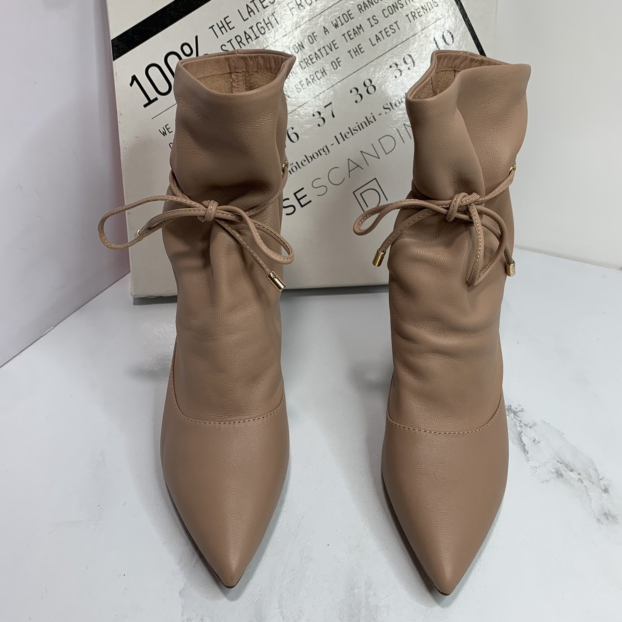 D:FUSE/迪芙斯品牌断码撤柜真皮高跟尖头时尚蝴蝶结短靴细跟裸靴 - 图0