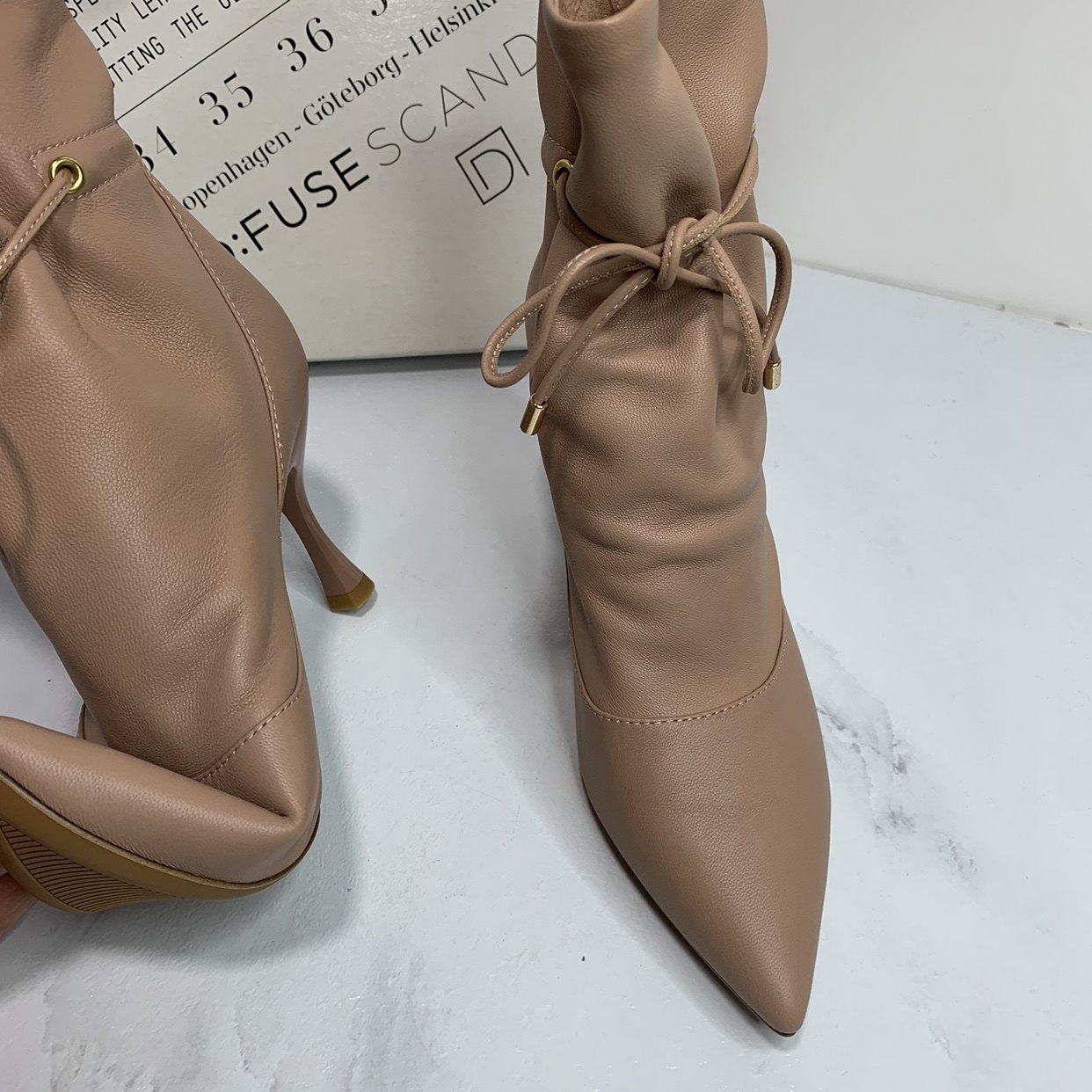 D:FUSE/迪芙斯品牌断码撤柜真皮高跟尖头时尚蝴蝶结短靴细跟裸靴 - 图1