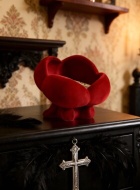 复古红花毛绒床头柜收纳摆件