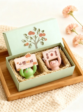 新中式卡通树脂桌面摆件礼盒祝福