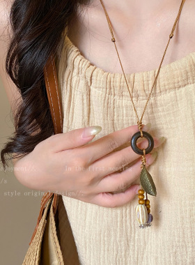 圆形木珠蝴蝶吊坠项链复古波西米