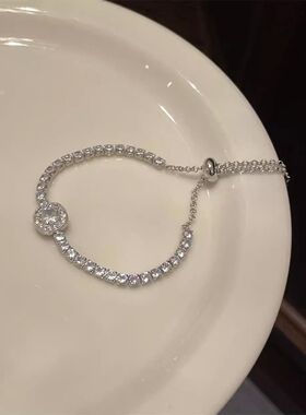 闪亮亮_满钻方块手链女款高级感精致时尚手环轻奢冷淡风配饰手饰