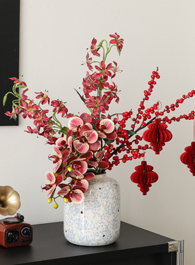 结婚订婚宴场景喜庆氛围布置房间卧室花束桌面装饰摆件高级感小众