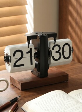 自动翻页时钟办公室桌面摆件高级感小众钟表摆台式电视柜家居装饰