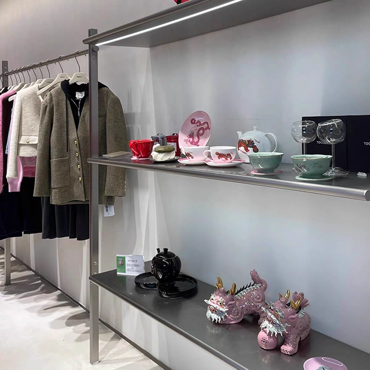 服装店包包鞋子置物货架不锈钢墙上多层鞋陈列架直播间展示架鞋架 - 图3