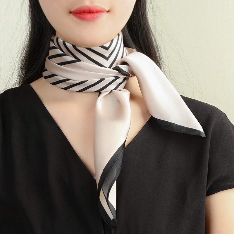 罗兰蒂旗舰店不掉色小方巾桑蚕丝围巾韩国百搭领巾丝巾女春秋薄款气质西装时尚0