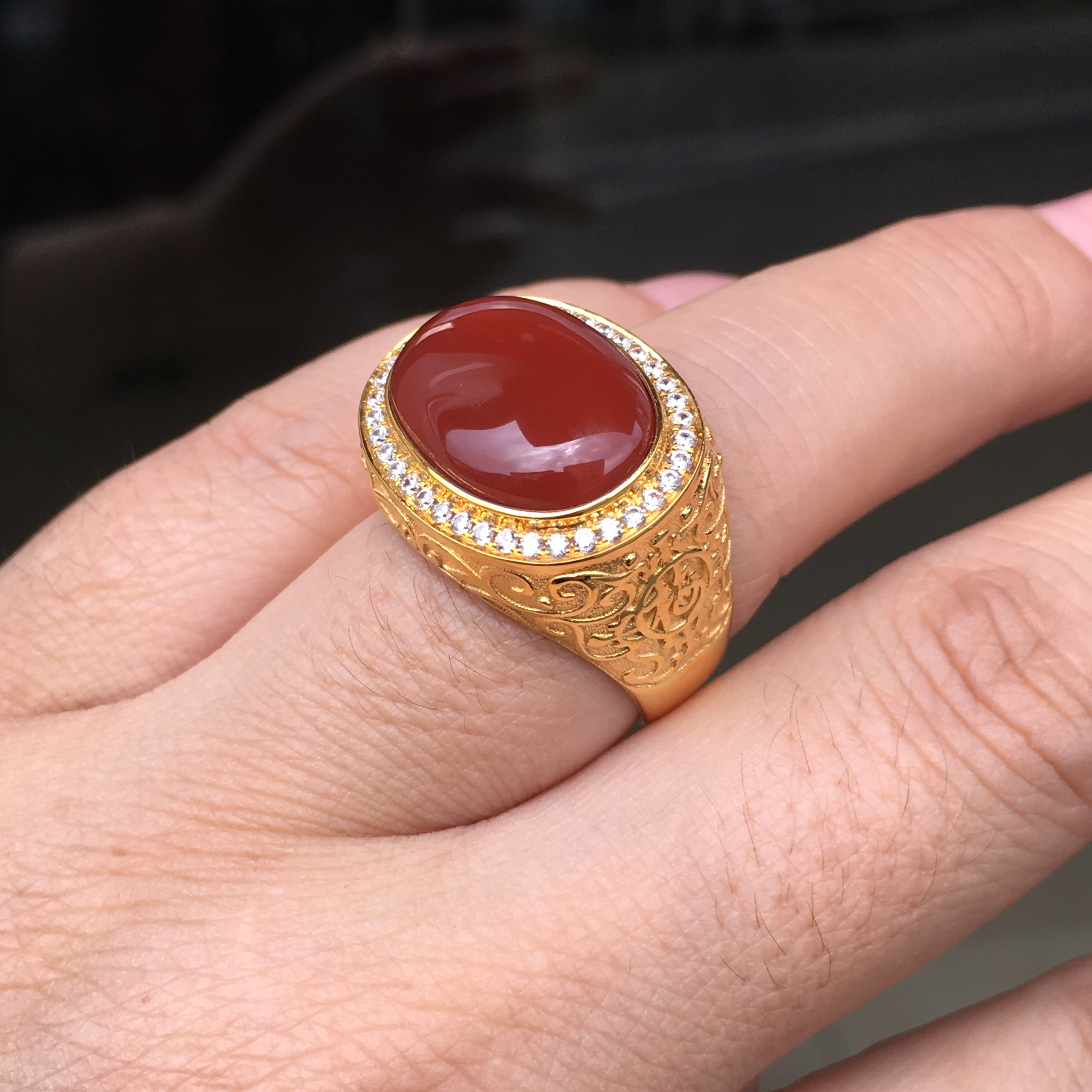 Wassily made oxblood red ring, 18k gold, thick gold particles inlaid with diamonds, 19 rings, rich color, solid color naked surface