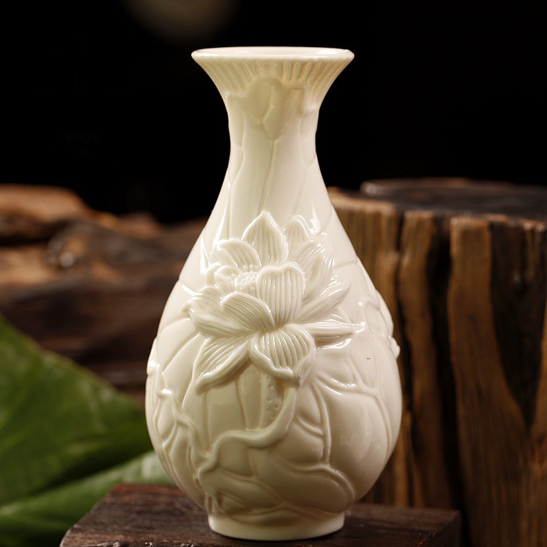 PRAYING VASE 10寸 浮雕莲花花瓶(白)