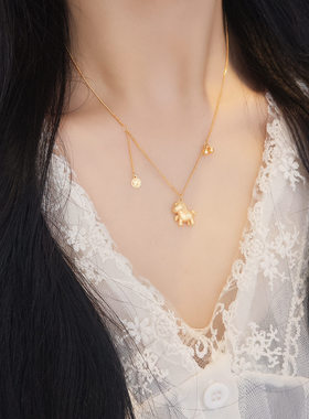 2026年本命年礼物小马项链时尚闪耀黄金色国风生肖马上有钱锁骨链