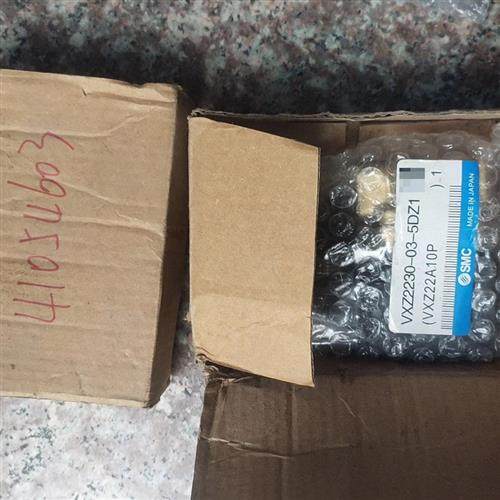 全新库存SMC电磁阀 VXZ2230-03-5DZ1 全新的外壳少了全新议价 - 图0