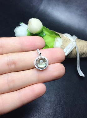 吊坠小巧精致圆形代镶托帕石