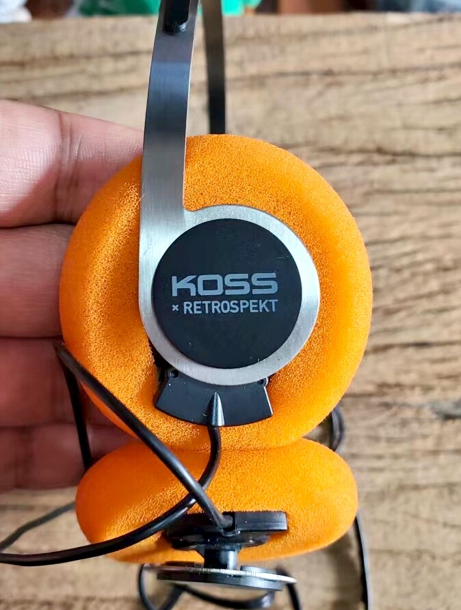 美国KOSS高斯头戴式耳机钢圈小头戴有线耳机便携式复古文艺小青年,淘宝优惠券,粉丝福利购,淘宝优惠卷