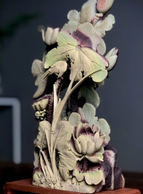 宗正堂天然紫袍玉带石荷花摆件