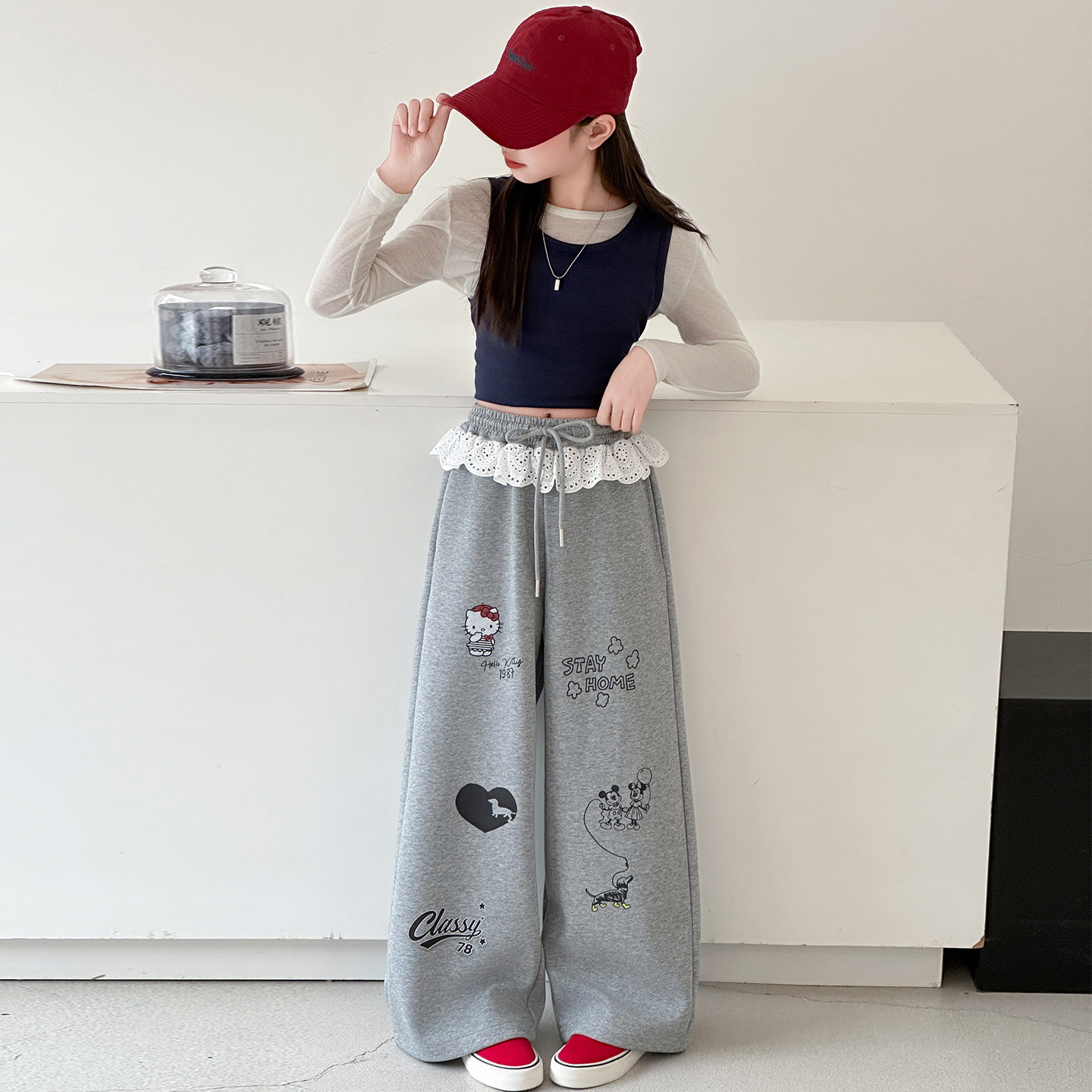 女童涂鸦卫裤2026春装新款女大童休闲阔腿裤蕾丝拼接儿童运动裤子,淘宝优惠券,粉丝福利购,淘宝优惠卷