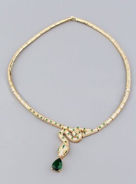 新品欧美复古蛇手镯微镶锆石绿石点缀戒指耳饰套装宴会女式项链