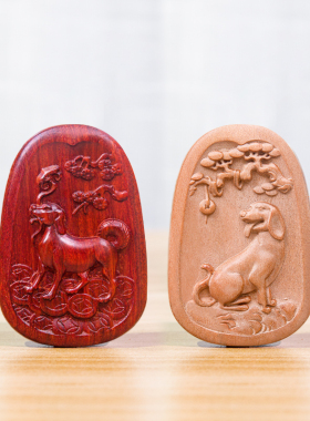 “狗”系列吊坠，天然纯木更健康