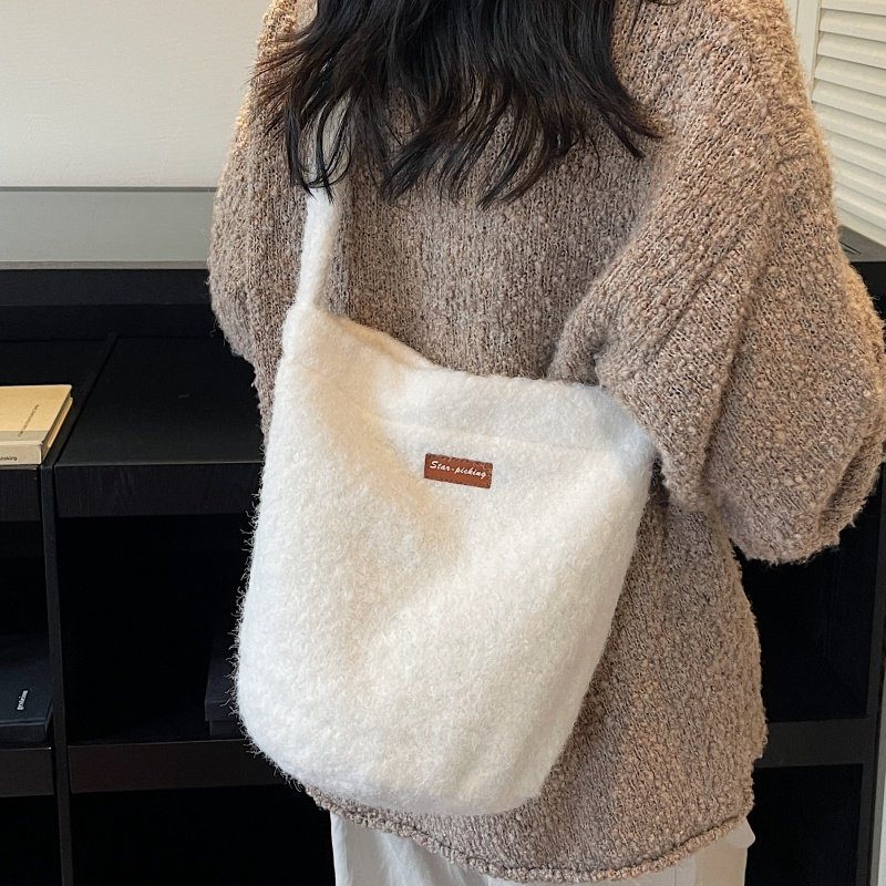 冬季毛呢水桶包包女2025新款大容量通勤毛绒包小众百搭单肩斜挎包,淘宝优惠券,粉丝福利购,淘宝优惠卷