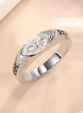 荷鲁斯之眼1克拉马眼莫桑石戒指