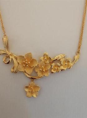 金色花蝴蝶花朵金黄女结金