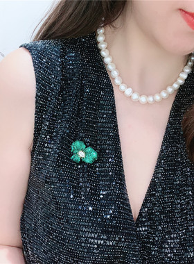 设计师珠宝入选伦敦大师展两款