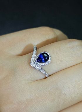 天然蓝宝石戒指v字款重量1克拉尺寸5*7mm色浓郁晶体干净925银镶