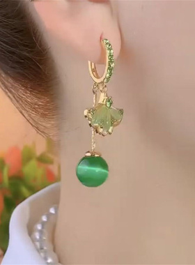 新中式绿色银杏叶猫眼石珠珠耳环