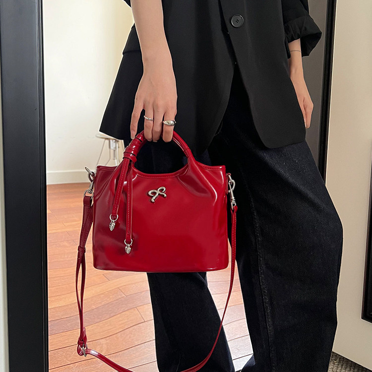 原创托特包2025新款高级感油蜡牛皮手提包通勤斜挎大包红色新娘包,淘宝优惠券,粉丝福利购,淘宝优惠卷