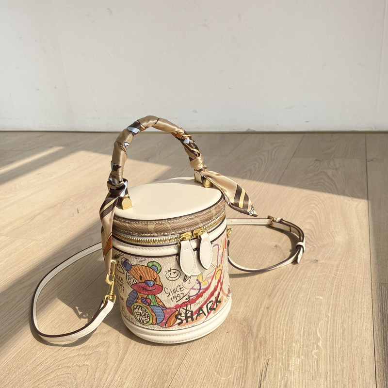 原创水桶包包女2025新款涂鸦发财圆筒包高级感手提女包斜挎包小包,淘宝优惠券,粉丝福利购,淘宝优惠卷