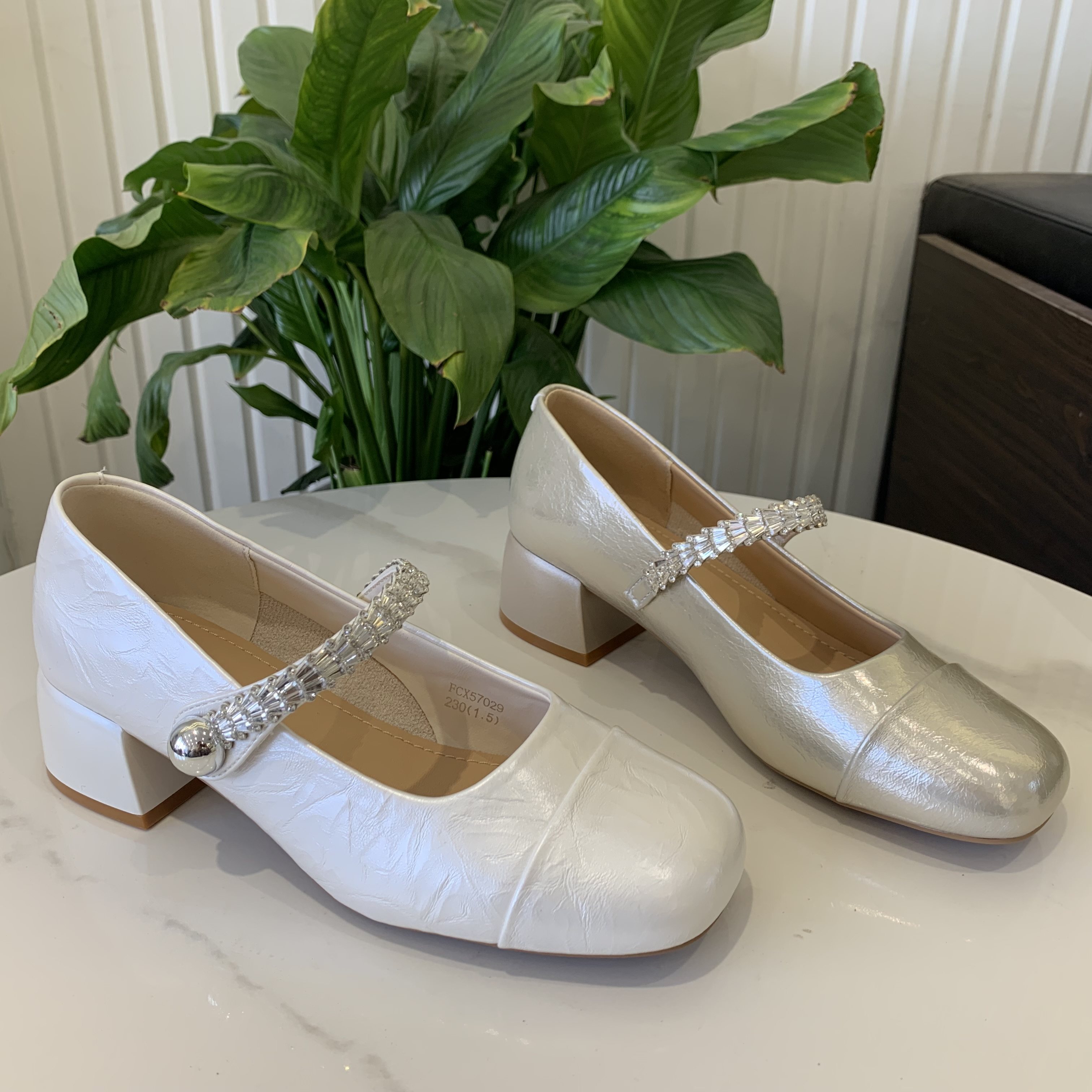 韩版粗跟玛丽珍鞋女2026春季新款气质小香风配裙子绝美水钻女单鞋,淘宝优惠券,粉丝福利购,淘宝优惠卷