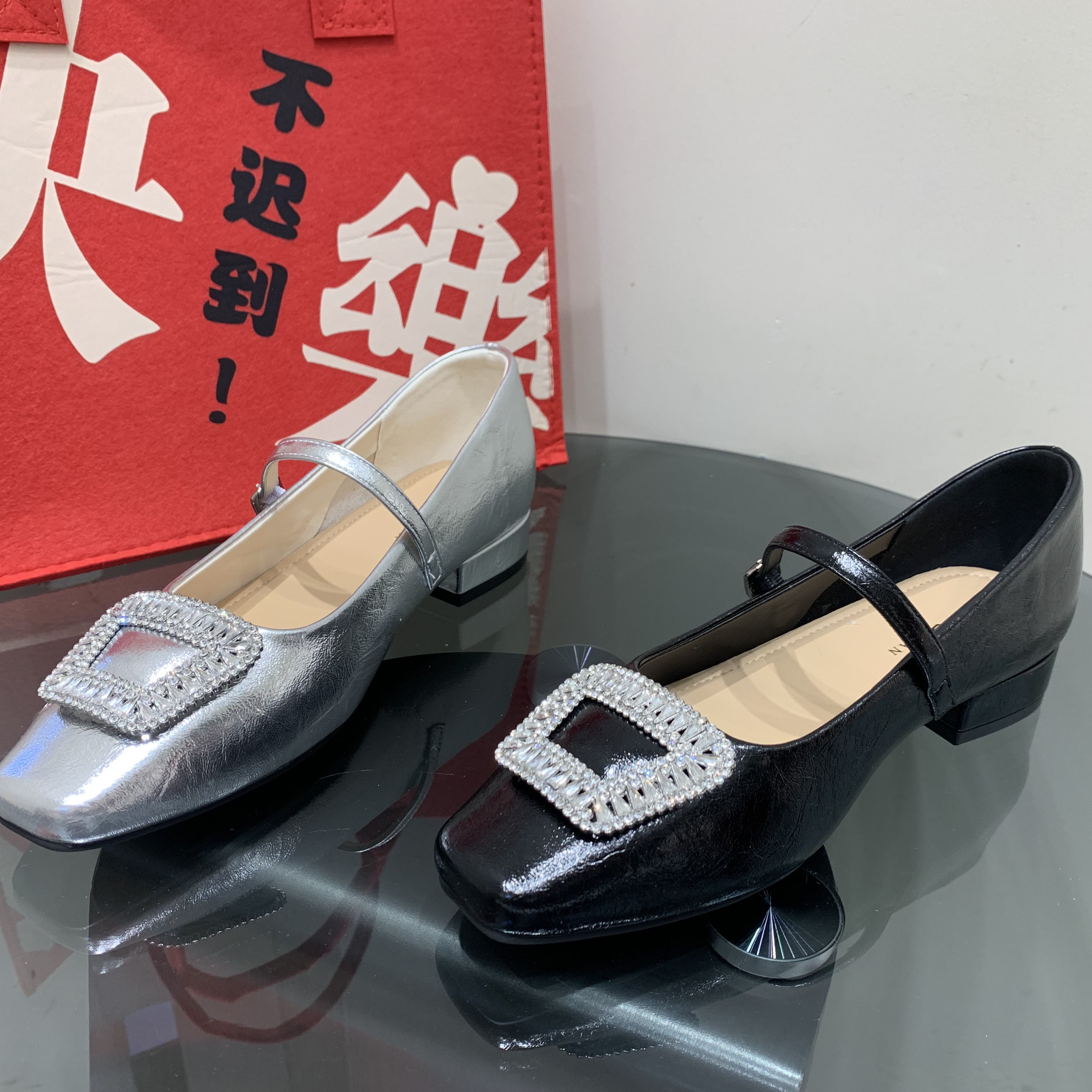 水钻法式方扣银色玛丽珍鞋女2026春季新款气质配裙子百搭平底单鞋,淘宝优惠券,粉丝福利购,淘宝优惠卷