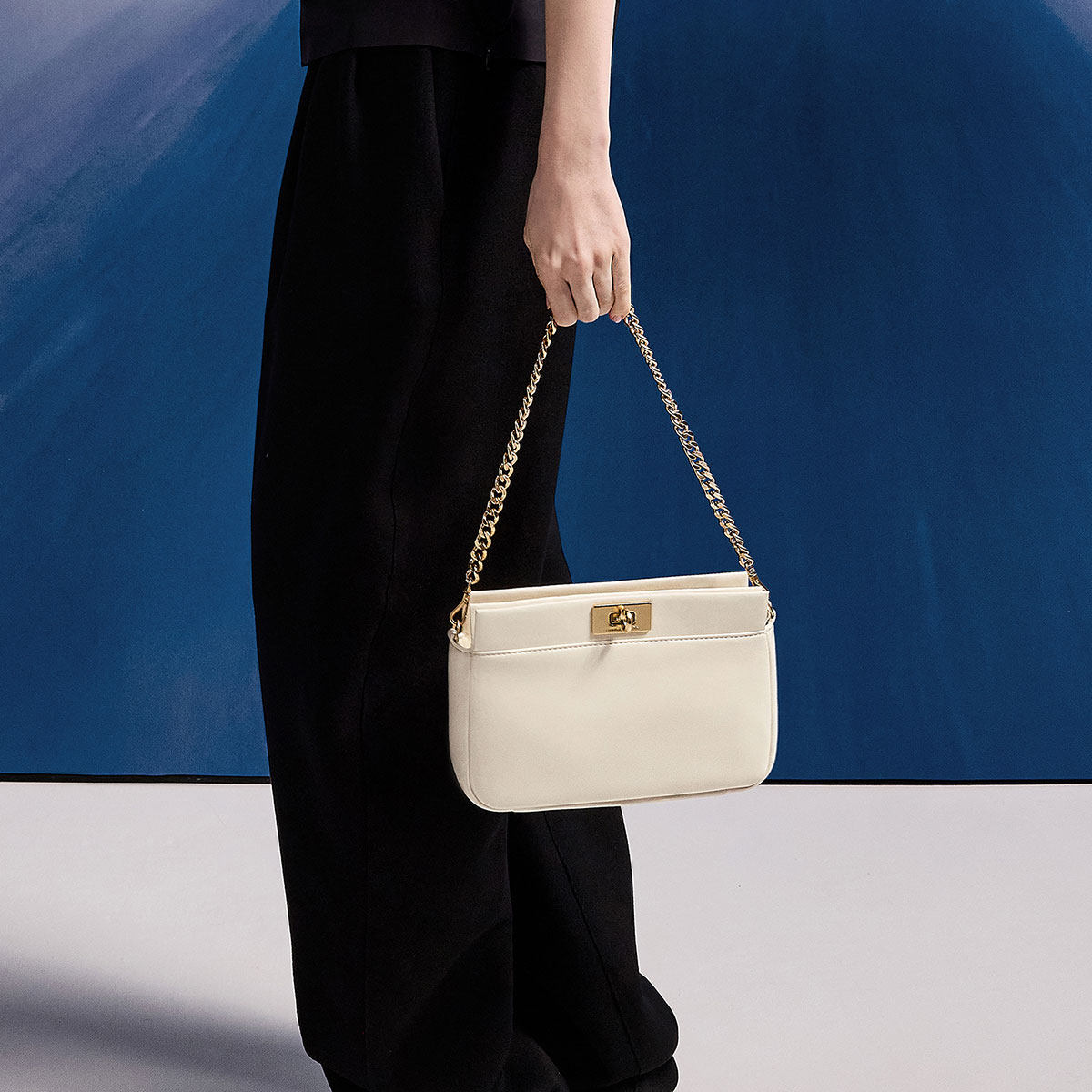 CHARLES&KEITH秋冬女包CK2-20782537柔软简约通勤锁扣单肩腋下包,淘宝优惠券,粉丝福利购,淘宝优惠卷