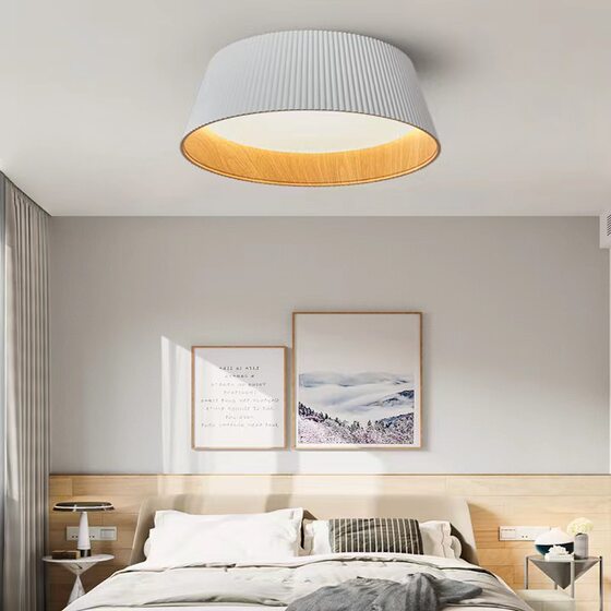 Minimalist master bedroom lamp simple modern living room study lamp north