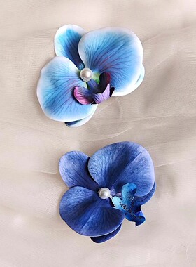 明媚少女头戴花花发饰蝴蝶兰发夹