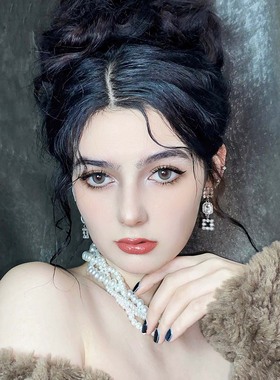 高级感珍珠项链复古轻奢锁骨链女