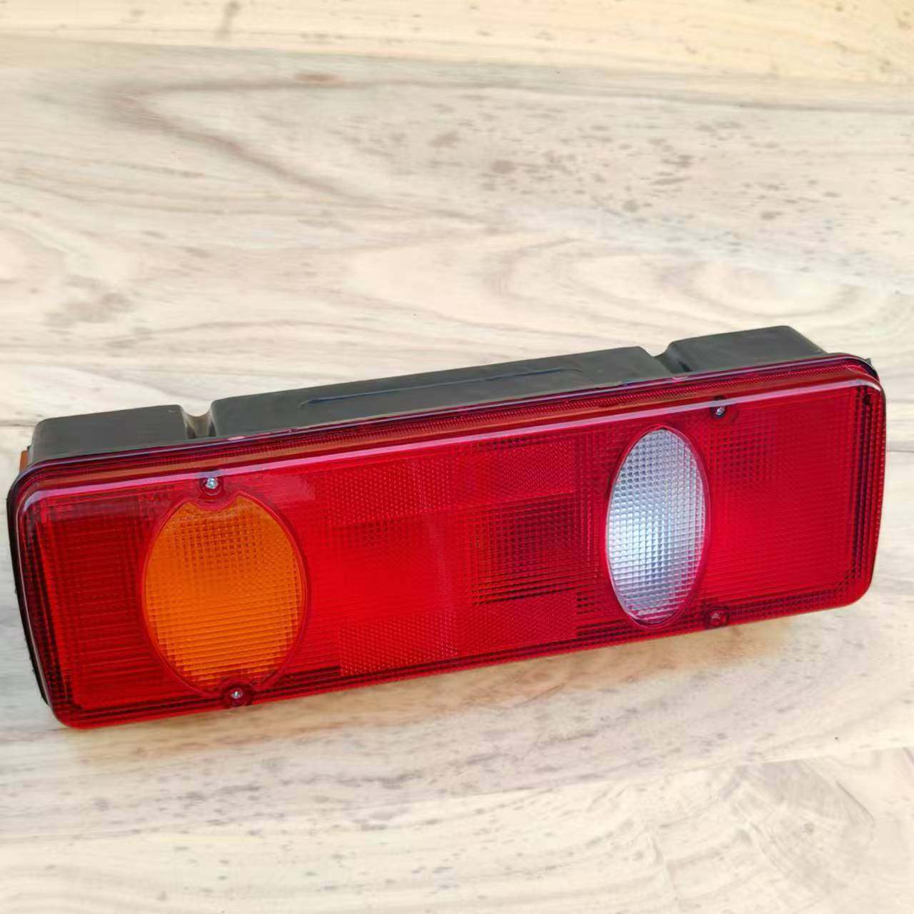 适用于东风天锦后尾灯总成LED电子灯泡款天锦原车配件货车后尾灯,淘宝优惠券,粉丝福利购,淘宝优惠卷