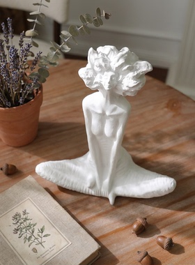 树脂白色简约人物摆件送礼